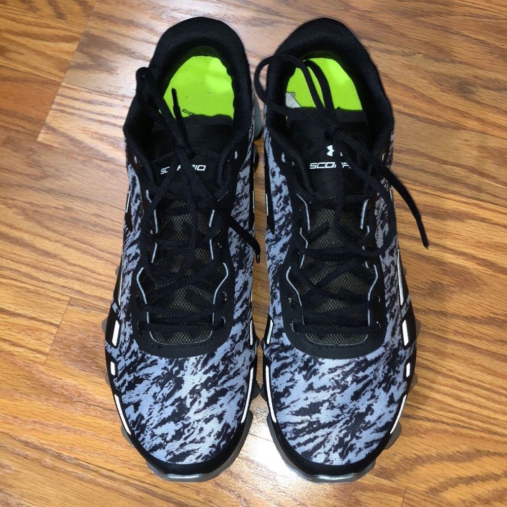 Brand new UNDER ARMOUR SCORPIO men’s running shoes